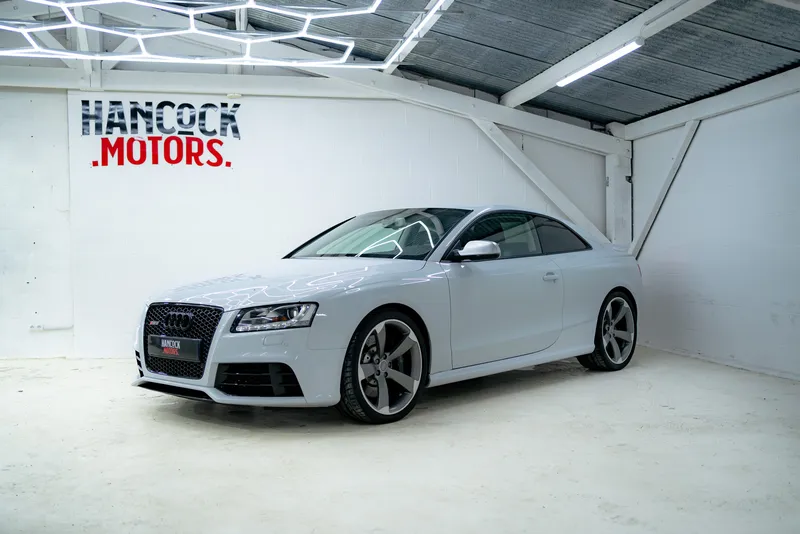 Audi RS5 Coupe Blanc — livré par Hancock Motors